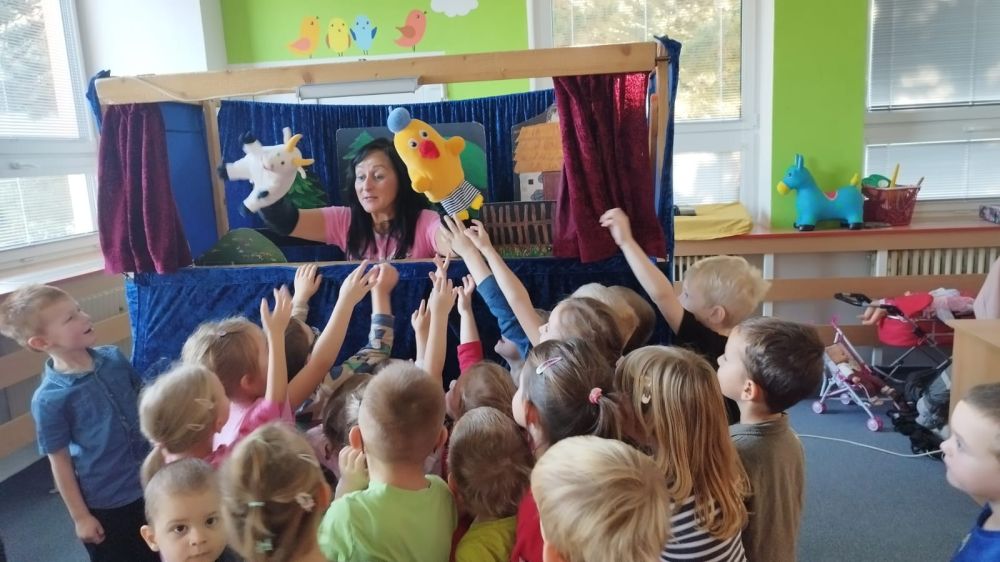 MAŇÁSKOVÉ DIVADLO